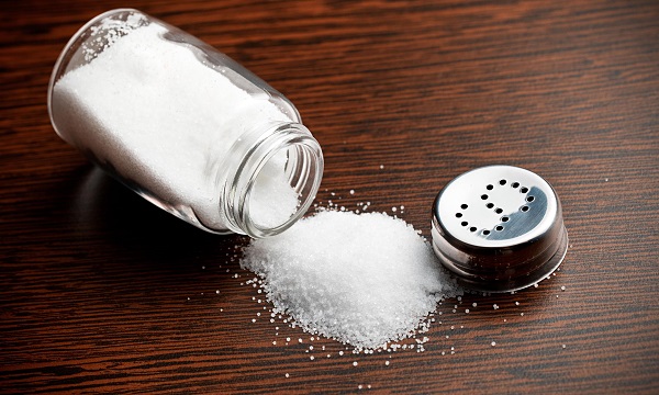 muối có thể là nguyên nhân phân nâu sẫm